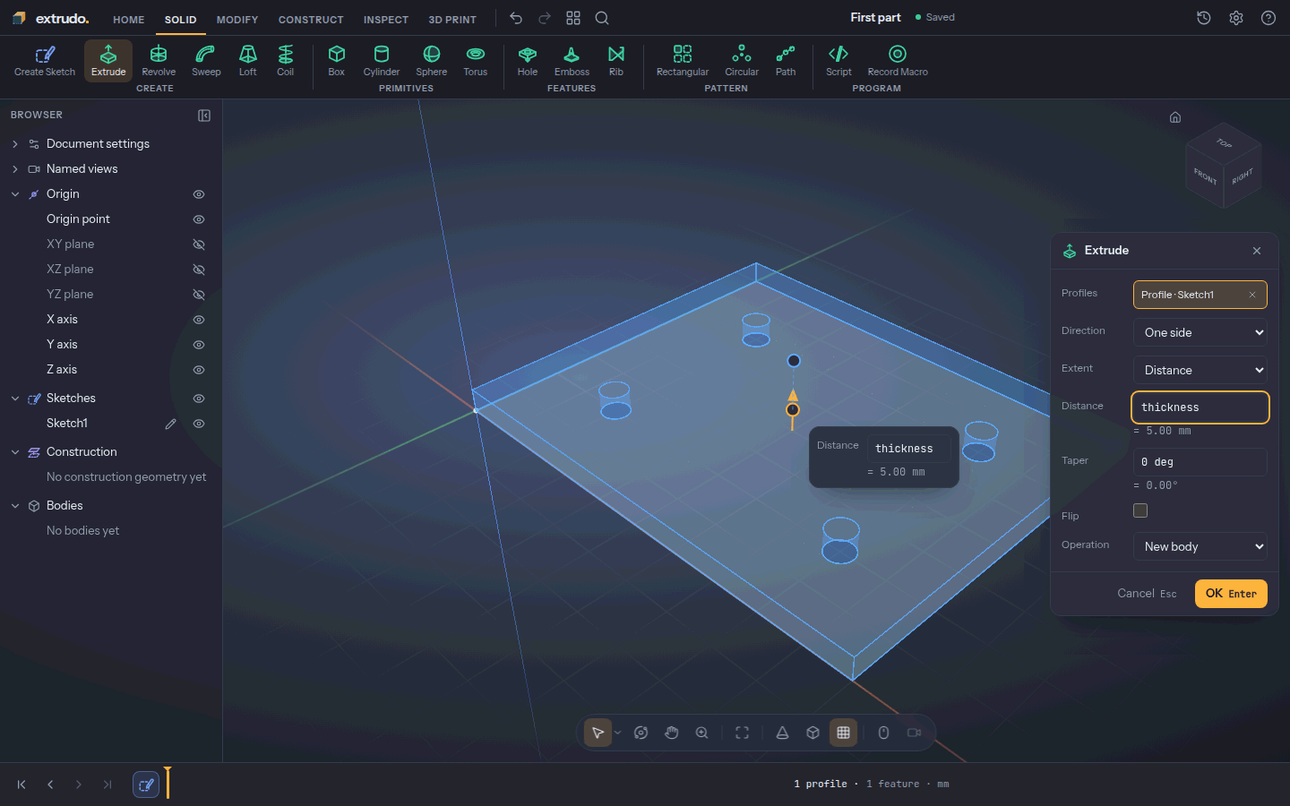 The Extrude dialog with the plate previewed